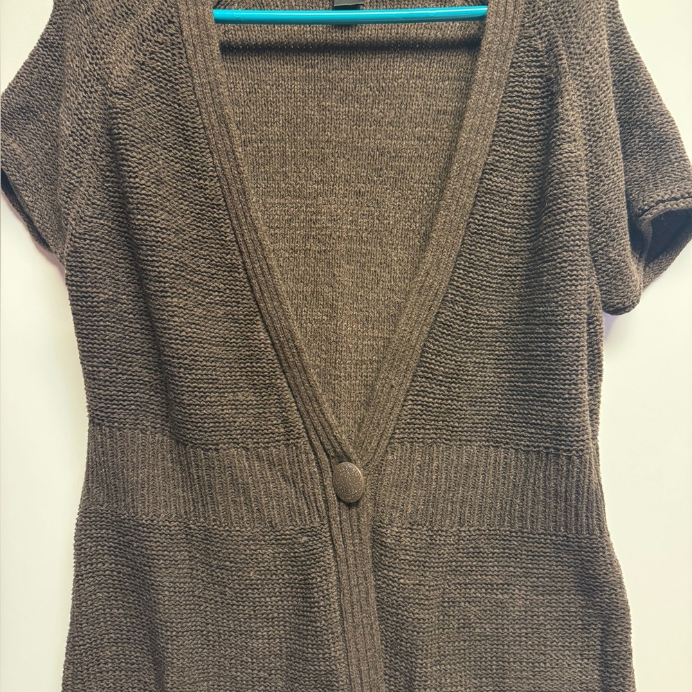 august silk Brown Short-Sleeve V-Neck Knit Cardigan with Single Button